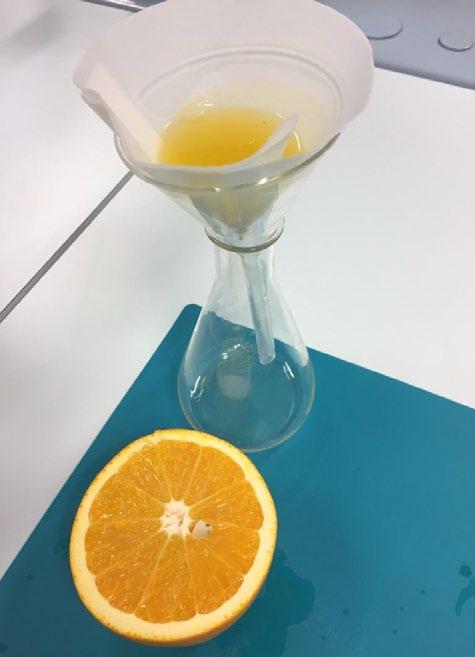 LUMAT-B Työn suoritus 1. Purista appelsiinista mehua ja suodata se suppilon ja suodatinpaperin avulla. Vinkki!