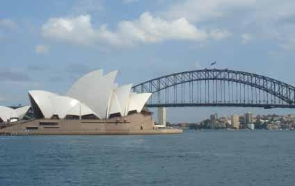Matkailu Lassin vaikutelmia AUSTRALIAsta Sydneyn tunnetuin maamerkki on tanskalaisen arkkitehdin Jorn Uzon in suunnittelema oopperatalo.