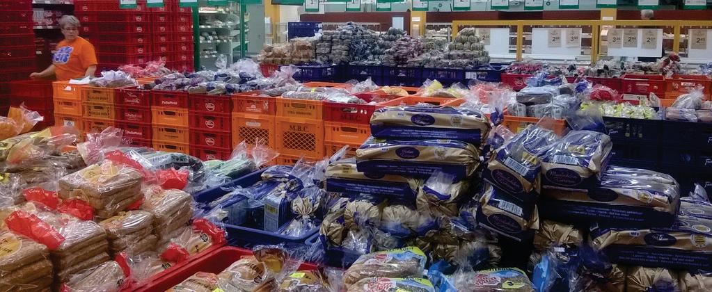 82 Acta Wasaensia In the first article, co-authored with Anu Norrgrann, we analyse retail food waste through the concept of retail gluttony.