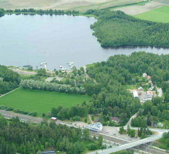 1.2 Kaava-alueen sijainti Kaavamuutosalue sijaitsee Turengin keskustan ja rautatieaseman lounaispuolella, lyhimmillään n. 70 metrin etäisyydelle Ahilammin rannasta.