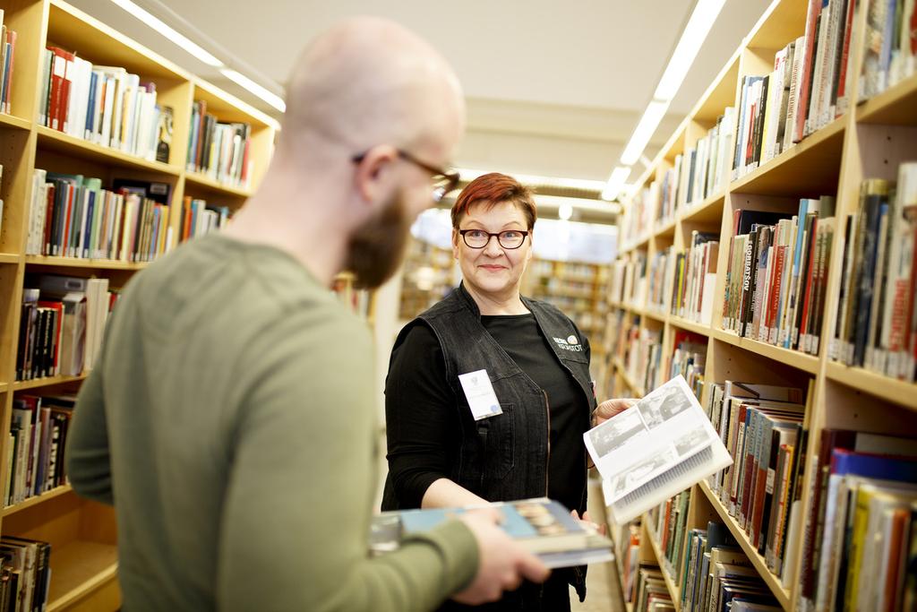 Maksut ja kiellot Kirjaston käyttö on pääosin ilmaista. Kirjasto voi periä maksun, jos esimerkiksi palautat lainasi eräpäivän jälkeen tai kadotat tai vahingoitat aineistoa.