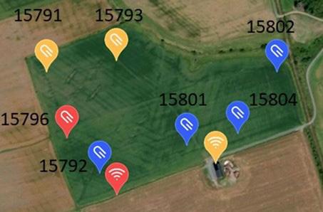 (http://www.soilscout.com), jotka mittaavat maan kosteutta, lämpötilaa ja johtolukua jatkuvatoimisesti 2 minuutin välein. Nummelan kentän alueelle asennettiin seitsemän anturia 2 cm:n syvyyteen.