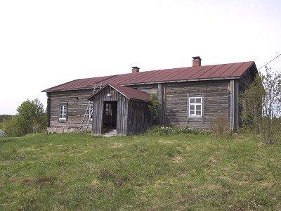 rakennuksista jälkeen 1930. Seitsemän vanhaa pihapiiriä. Täydennysrakennettu 1990-luvulla.