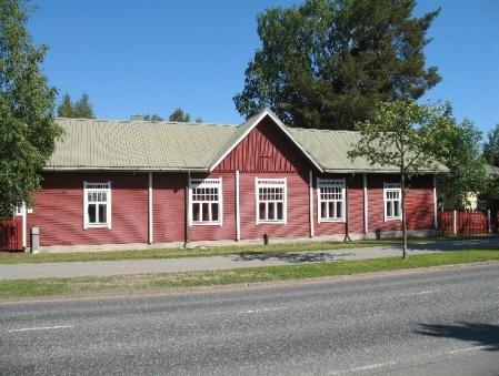 Utran työväentalo (ma/km nro 132), ID 167-012-616, Utrantie 31, Joensuu Keskelle Utran tehdasyhdyskuntaa rakennettiin
