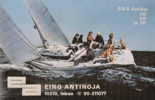 Meri-Marilla on ollut useita omistajia. Heistä Pekka Lindfors osallistui veneellä America 500 -kisaan vuonna 1988. Veneellä oli tuolloin uusi nimi, Navila.