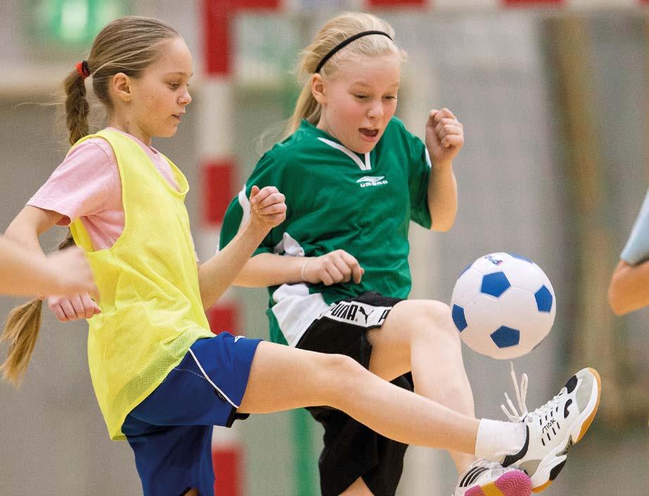 koululaiset Palloilusarjoista ja FutsalSkabasta yhteishenkeä!