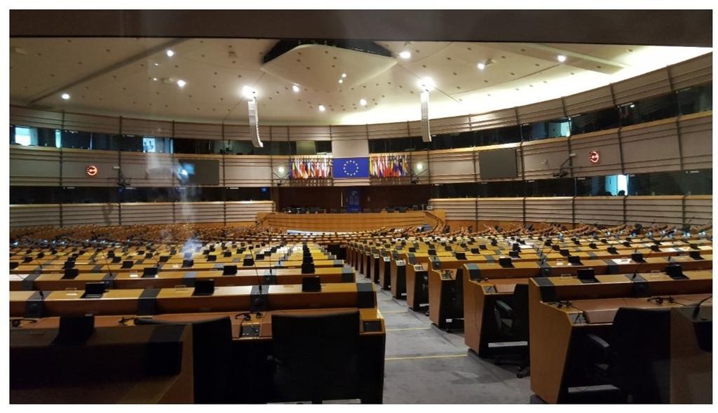 EU-parlamentti (Kuva: Carita Ruohomäki) Euroopan unionin rooli syrjäytymisen ehkäisyssä Yksi esimerkki EU:n rahoittamasta terveysalan hankkeesta on EU:n elintarviketuki, jolla on pyritty vaikuttamaan