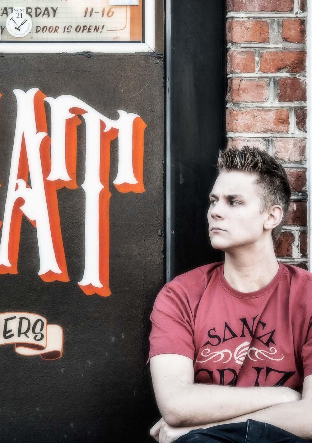 SINÄ &