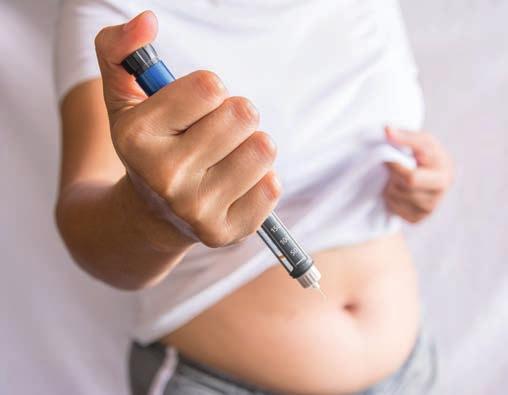 Diabetesta sairastava joutuu korjaamaan insuliinin liikasaantia ylimääräisillä välipaloilla, mikä nostaa painoa ja lisää rasvakudosta.