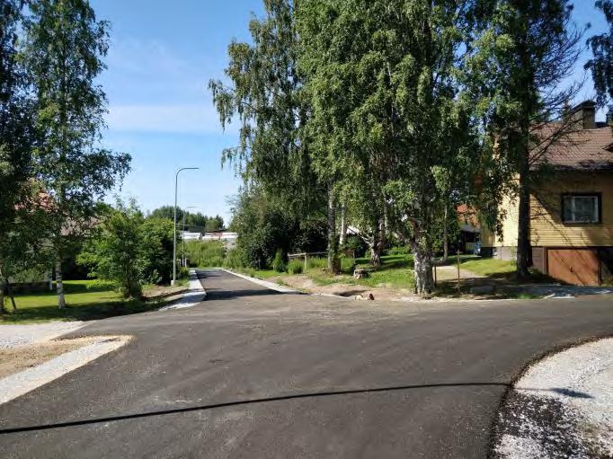 Nurmeksen kaupunki 7 Vasemmalla: Kuva 6. Näkymä Puistotieltä kohti suunnittelualuetta. Oikealla: Kuva 7. Katunäkymä Kynsiniemenkadulta.