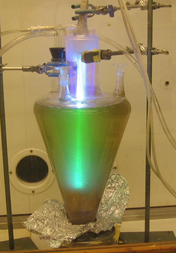 28 FIGURE 11. UV-reactor with UV-lamp on (Photo: Jukka Pohja 2011) After one hour of UV-lamp on, ozonation was started.