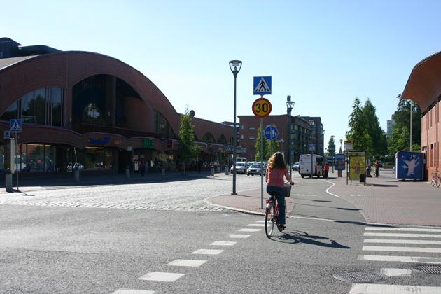 Hervannan laatukäytävä Hervannan laatukäytävä on heikkolaatuinen välillä Nekalantie Hervanta.