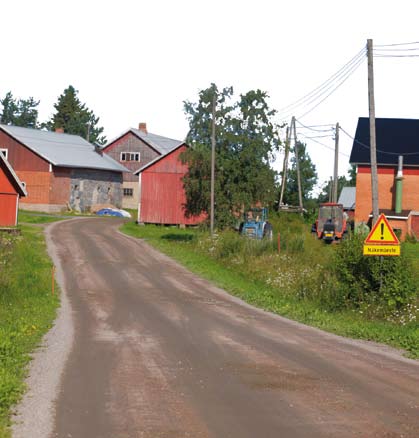 Tiekunta ylläpitää yksityisteitä Yksityistiet ovat tärkeä osa Suomen tieverkkoa. Ne välittävät liikennettä valtion ylläpitämiltä maanteiltä ja kuntien kaduilta yksittäisille kiinteistöille.