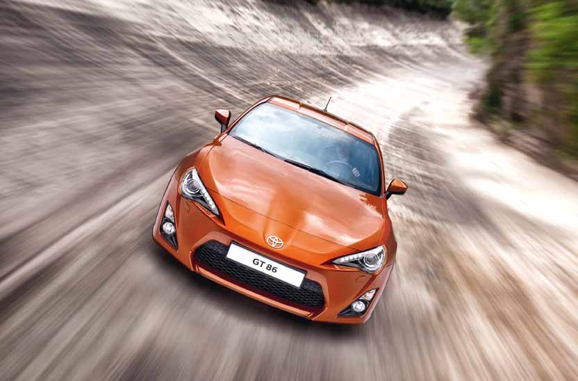 Muun muassa arvostettu englantilainen autolehti Top Gear suitsutti GT86:ta sanoen, että se on yksi kaikkein parhaista urheiluautoista tällä hetkellä.