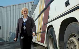 - Käyn myös yhä heittämässä bussikeikkoja, tänäkin aamuna kävin. Paikkailen tyhjiä aukkoja tarpeen mukaan ja ihan mielelläni.