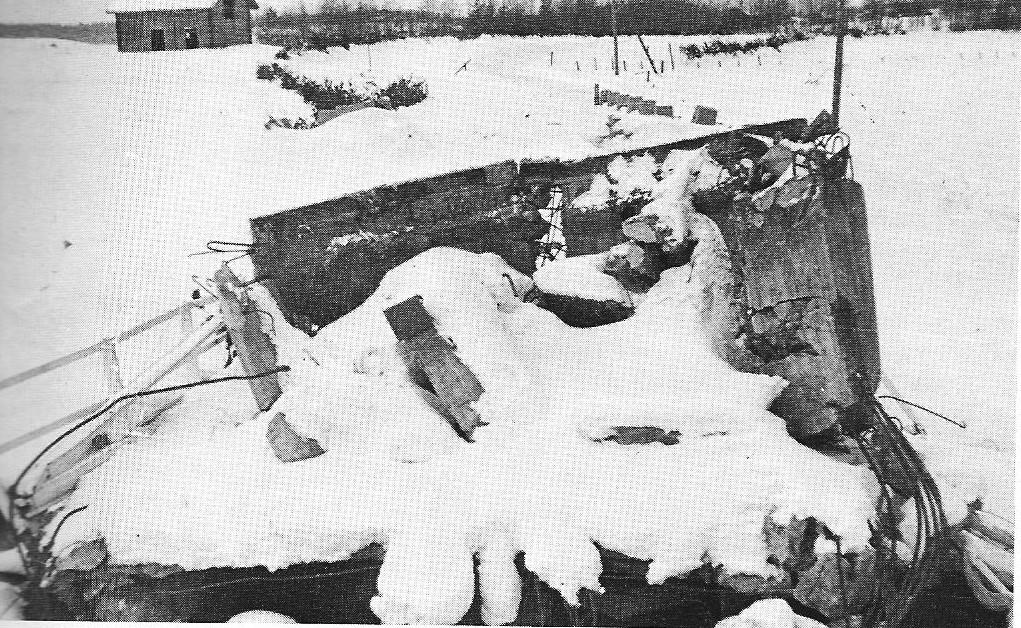 42 Pioneeriosasto toimi yhteistyössä suomalaisen panssarijunan kanssa. Tämän mahdollisti se, että Suojärven Loimolan radan kiskotus oli viivytysvaiheen hävitystöiden yhteydessä jätetty tuhoamatta.