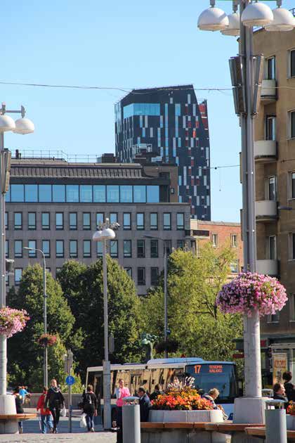 Kohdetiedot: Sokos hotelli Torni Energialuokka: A Sisäilmaluokka: S2 Projektinjohtourakka: SRV Oyj (Hotellia on rakentanut marraskuusta 2012 lähtien SRV Oyj projektinjohtourakkana) Tilaaja: KOy