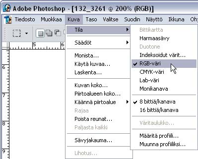 Luku 1 Valo ja värit Kuva 1.10: Värijärjestelmän valinta Photoshopissa. Painettavissa kuvissa CMYK Painotöissä filmien tai painopeltien tulostus perustuu CMYK-värijärjestelmään.