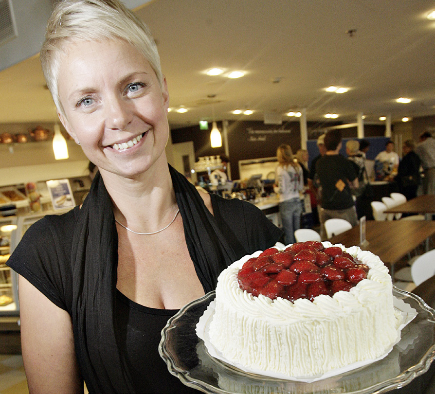 ELINTARVIKE- JA RAVINTOLA-ALAN BYROKRATIAKIEMURAT On selvää, että elintarvike- ja ravintola-alaa on säänneltävä asiakkaiden terveyden turvaamiseksi.