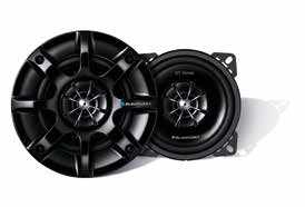 881-CD2202 Aktiivisubwoofer Matala esim. penkin alle mahtuva subwoofer vahvistimella. Mitat 34 22,5 7,9 cm. Jatkuva teho 150 W, max. teho 300 W.