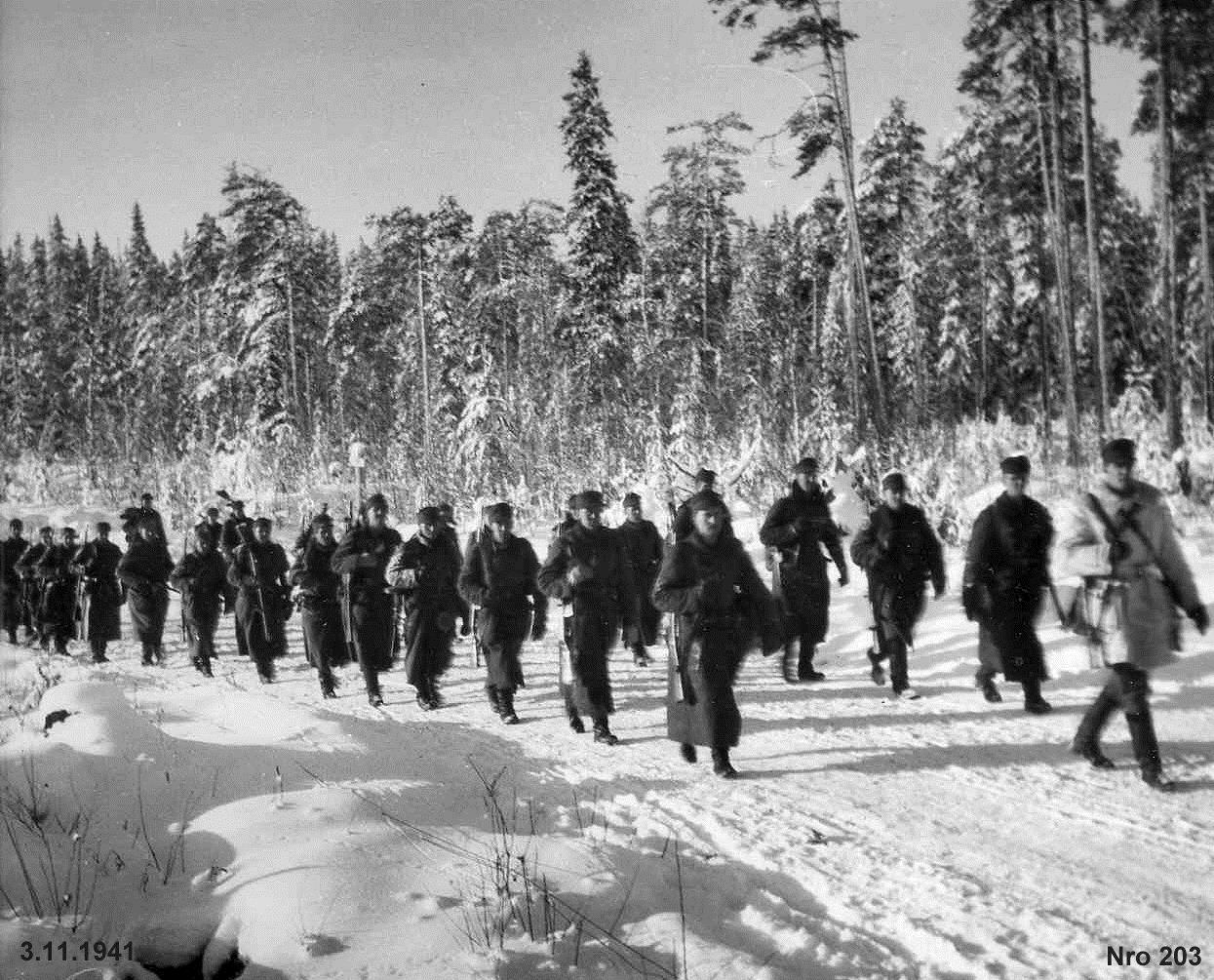 Kontiovaara 9.K marssilla ennen Tsopinan taisteluita.