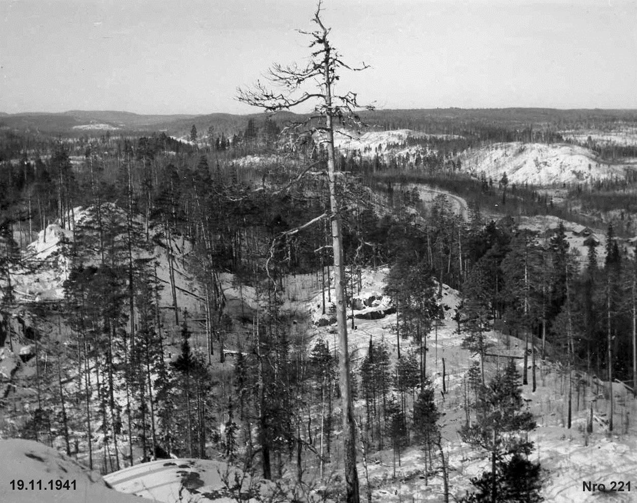 paikassa. Näkymä länteen.