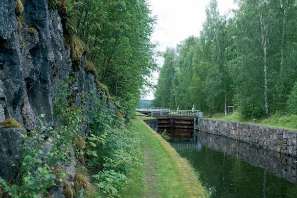 1894 rakennettu vaivaistalo ja hulluinhuone purettiin 1960-luvun lopulla. Vuonna 1927 rakennettu sairaalarakennus on poikkeuksellisesti julkisivuiltaan puhtaaksimuurattu punatiilirakennus.