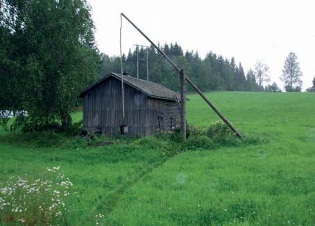 Aappola, kuva: Arkkitehtitoimisto Hannu Puurunen Oy Oletettavasti 1800-luvulla rakennettu asuinrakennus on alun perin ollut paritupa, jossa keskellä on ollut porstua ja kamari.