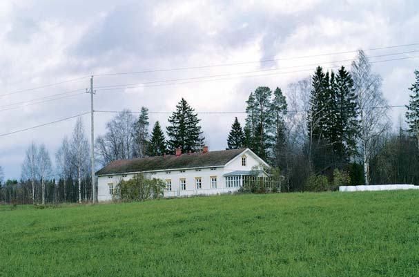 Onnela, kuva: Arkkitehtitoimisto Hannu Puurunen Oy Tämä joutui kuitenkin luopumaan tilasta, kun Suomen itsenäistyttyä säädettiin laki, joka kielsi ulkomaalaisten maanomistuksen.