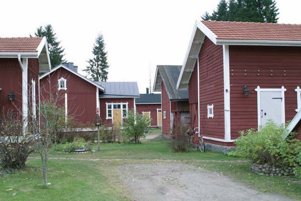 Iisveden aseman ympäristöä, kuva: Arkkitehtitoimisto Hannu Puurunen Oy Iisveden tehdas- ja rautatieaseman ympäristö, H Valtakunnallisesti merkittävä, RKY v. 2009. Asema-alue kuuluu v.