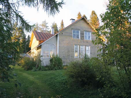 Eljaksela Päärakennus valmistunut v. 1957, navetta 1900-luvun alku Kuten Aron tilalla, Eljakselassa on asuttu jo 1500-luvulla. Tilan vanhat maatalousrakennukset ja v.