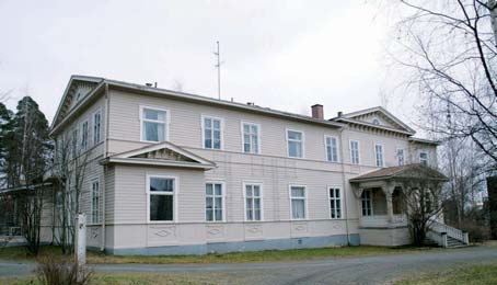 Suurimman kaavatyön sai tehdäkseen Arkkitehti Bertel Jung, jolta Walter Ahlström tilasi asemakaavan perustettavaa Varkauden kauppalaa varten.