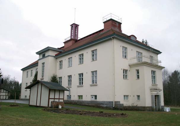 Entinen kunnallis- ja vanhainkoti, kuva: Arkkitehtitoimisto Hannu Puurunen Oy Kinkamon lomamaja Alvar Aalto, valmistunut v. 1938 Valintaperuste: R Ahlströmin virkamiehille v. 1938 rakennettu ns.