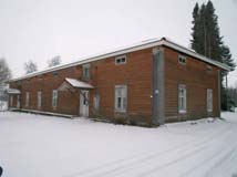 (Vanha)-Ukkola Päärakennus 1850-luku, salitupa mahdollisesti 1800- luvun alku, navetan vanhempi osa v. 1922 Ukkolan rantametsät ja niitty on ympäristökeskuksen perinnemaisemaluetteloinnissa v.