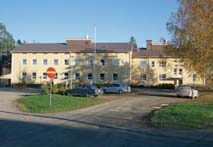 Kartanon talousrakennuksista on säilynyt mm.