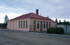 Paloisniemen rannalle ns. Moleruksen niemelle perustettiin v. 1918 kansalaissodan hautausmaa, jonka mukaan paikan nimeksi vakiintui 1930-luvulla Sankariniemi.