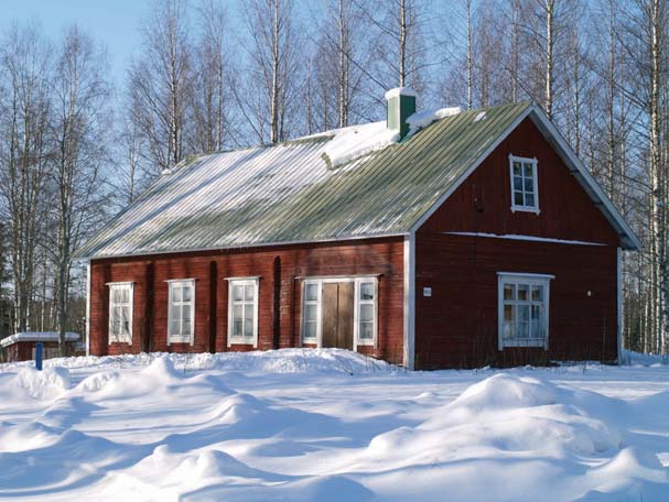 Valoharju, kuva: Arkkitehtitoimisto Hannu Puurunen Oy Mustolanmäen pihapiiri Rasinmäen kylällä sijaitsee Mustolanmäen vanha maatilapihapiiri, jonka paritupatyyppinen päärakennus ja aittarivi ovat