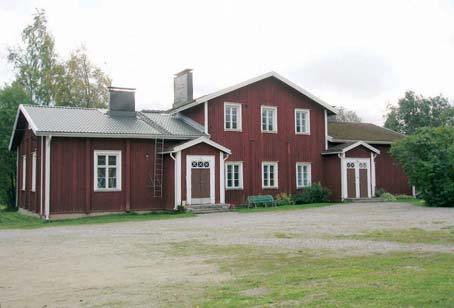 Keiteleranta Vanhin osa 1936 Nykyinen hotelliravintola Keitelerannan kiinteistö on alun perin ollut Keiteleen osuuskaupan myymälä- ja asuinhuoneistorakennus, joka selittää rakennuksen