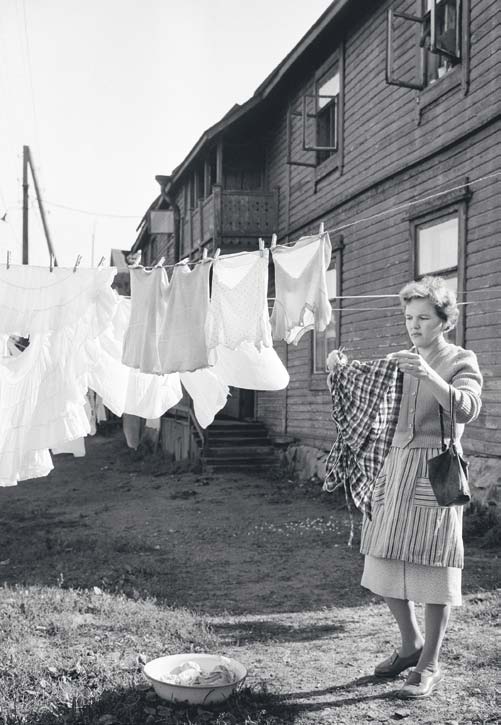 kolumn joskus ennen Några ord om grundtryggheten Kampen mot de fem jättarna fortgår. Juoksevana vetenä Olen viettänyt lapsuuteni ja nuoruuteni 1960 70-luvuilla Kemijärvellä.