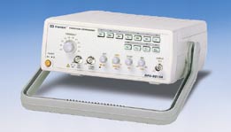 145 mm x 315 mm, 11 kg T18150001 Funktiogeneraattori 3 MHz digitaaliset painikkeet 0,3 Hz-3 MHz, sini-, kolmio- ja kanttiaalto