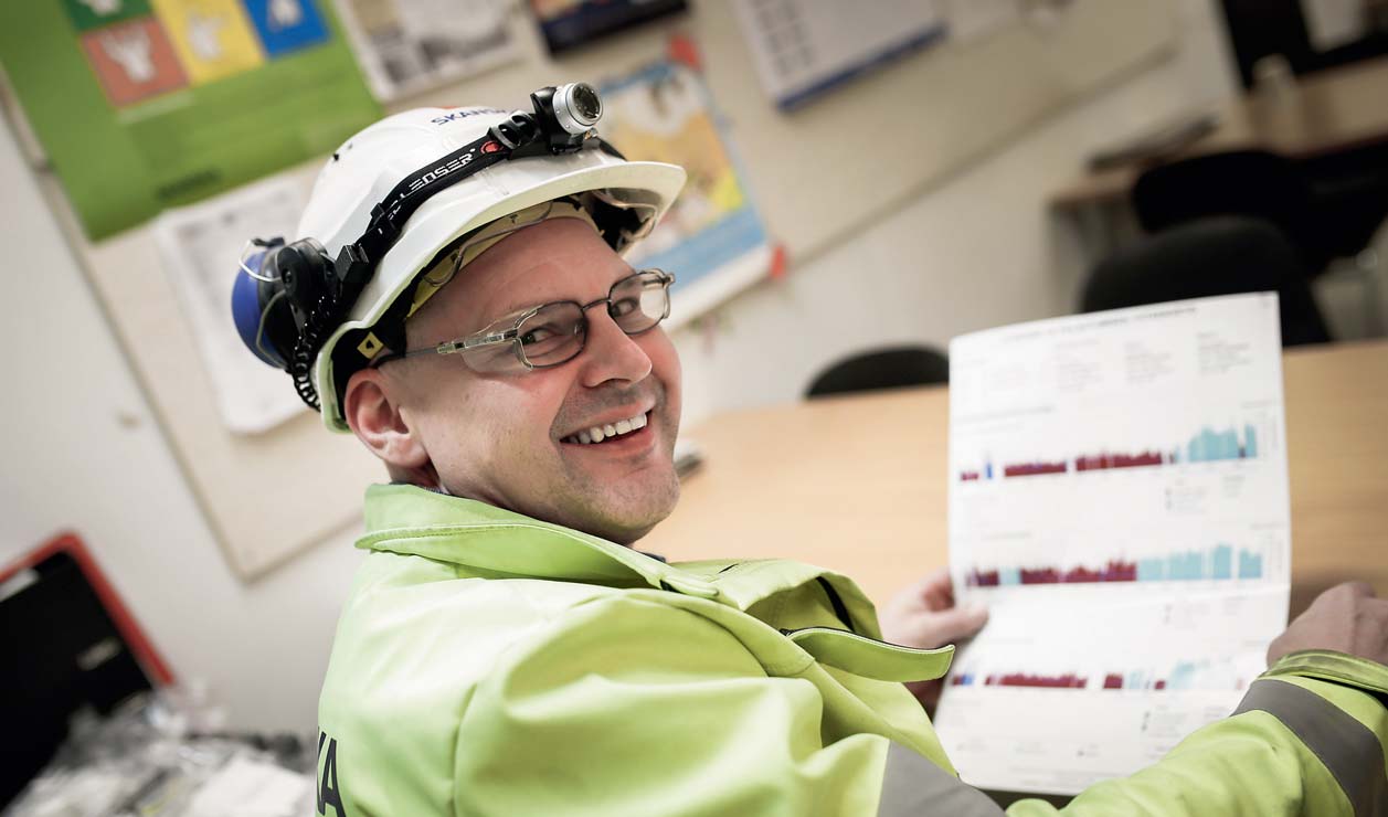 Skanskan mottona on työstä terveenä kotiin ja tämä näkökulma pitää sisällään fyysisen terveyden lisäksi luonnollisesti myös henkisen puolen.