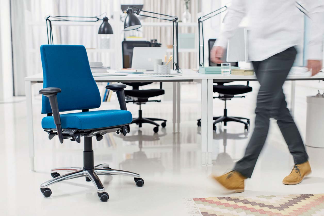 ASIAKAS VIESTI Palstalla yhteistyökumppanimme kertovat toiminnastaan. MAAILMAN ENSIMMÄINEN ÄLYTUOLI TUOTANTOON SUOMESSA Hyvän ergonomian merkitys on kiistaton.