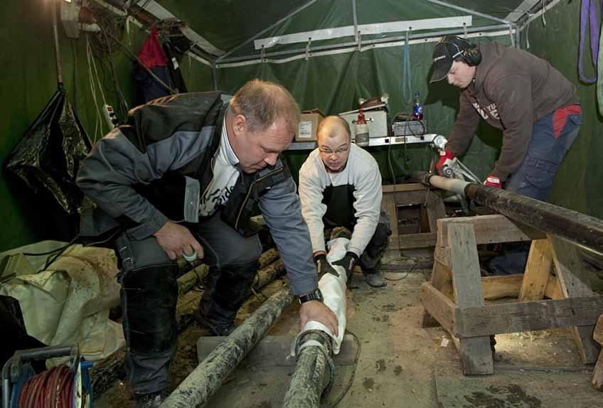 sessa. Kaivauksissa jouduttiin menemään syvälle ja maamassoja oli pakko tukea. Valtatie 12:n alitusputkitus tehtiin jo vuonna 2010 tehdyn kaukolämpöverkon asennustyön yhteydessä.