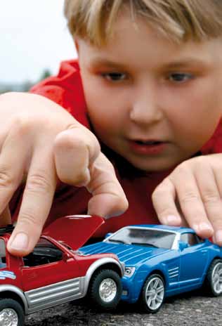 Lapset odottavat älykkäitä autoja Suomen Lasten parlamentin jäsenet antoivat palautteensa Tieliikenteen turvallisuussuunnitelmasta.