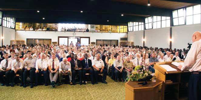 Ensimmäisenä viikonloppuna syyskuussa 2011 on lähes tuhat uskovaa läheltä ja kaukaa kokoontuneena Missionszentrumissa, kuullakseen Jumalan Sanaa.