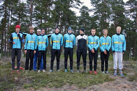 18 KeUla 1/2014 SK Uudella ensimmäiset kuukaudet takana SK Uuden nuori historian kirjoihin jäävä ensimmäinen Tiomilajoukkue 3.5.2014. Viime syksynä Keravan Urheilijoiden suunnistajat yhdistivät voimansa naapuriseurojen Tuusulan Voima- Veikkojen ja vantaalaisen Pihkaniskojen kanssa.