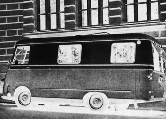 Kuusikymmenluvun alkupuolella toteutti myös lahtelainen E.O.Kilpo ajatuksensa matkailuautosta.