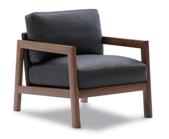 Kangas- tai nahkaverhoilu, tyynyissä irrotettava verhoilu. Woody is a simple and comfortable sofa. The wooden frame brings cosiness, warmth and quality.