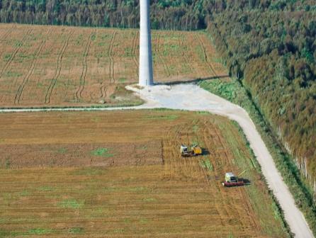13 3.2.5 Tuulivoimaloiden rakenne Suunnittelussa käytetty tuulivoimaloiden yksikköteho on noin 3 MW; lopullinen tehotaso määräytyy myöhemmässä suunnitteluvaiheessa.