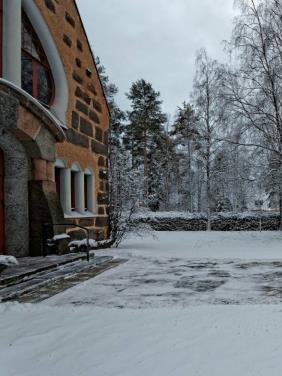 85 Kulttuuriympäristöön kohdistuvien vaikutusten arviointi Tuulivoimapuiston lähialueilla on yksi valtakunnallisesti merkittävä rakennettu kulttuuriympäristö: Otanmäen kaivosyhdyskunta.